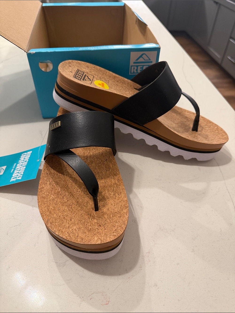 Reef Cushion Sol Hi Men's Sandals in Black and Tan
